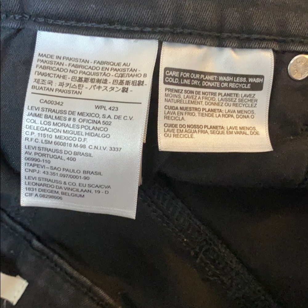 Levi’s - Picture 4 of 5
